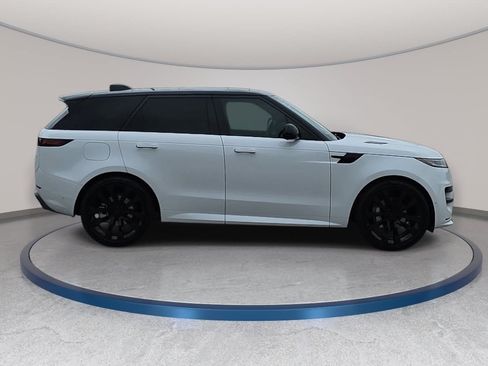 Used 2026 Land Rover Range Rover Sport Dynamic SE AWD/4WD image 4