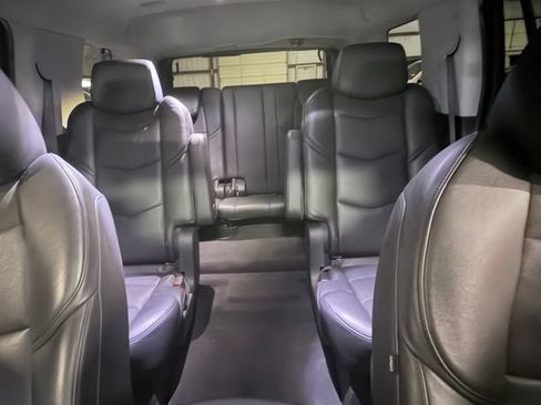 Used 2020 Cadillac Escalade Premium Luxury w/ Escalade Sport Edition AWD/4WD image 13