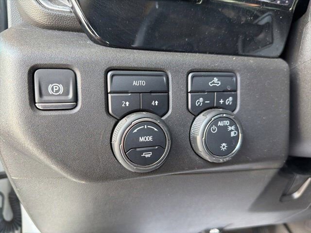 Used 2024 Chevrolet Silverado 1500 LT AWD/4WD image 31