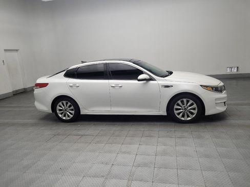 Used 2016 Kia Optima EX w/ Premium Package image 11