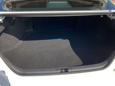 Used 2025 Toyota Camry SE image 30