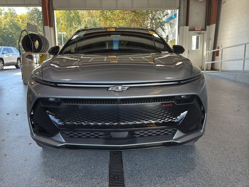 New 2026 Chevrolet Equinox EV RS image 2