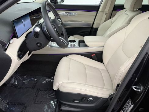 Used 2026 Genesis GV70 2.5T Select image 16