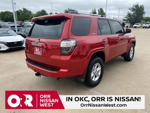 Used 2022 Toyota 4Runner SR5 Premium image 5