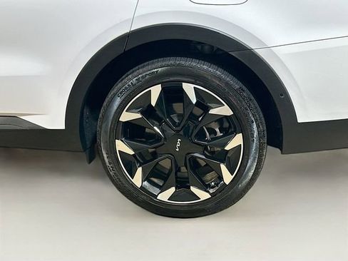 Used 2024 Kia Sorento SX image 7