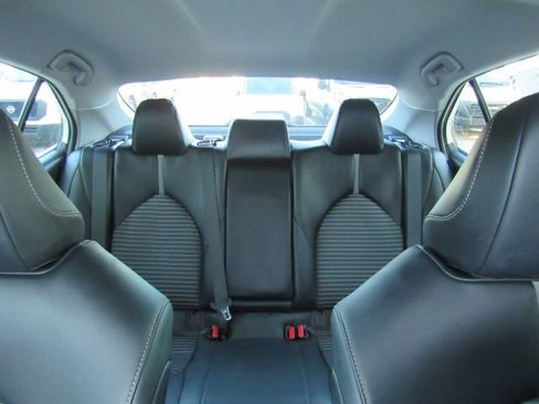 Used 2023 Toyota Camry SE image 33