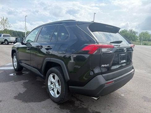 Used 2019 Toyota RAV4 XLE w/ Carpet Mat Package AWD/4WD image 12