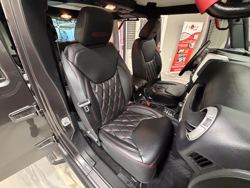 Used 2016 Jeep Wrangler Unlimited Rubicon w/ Connectivity Group AWD/4WD image 5