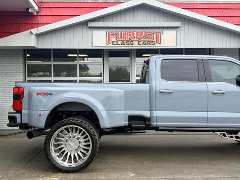 Used 2024 Ford F450 Platinum w/ FX4 Off-Road Package image 11