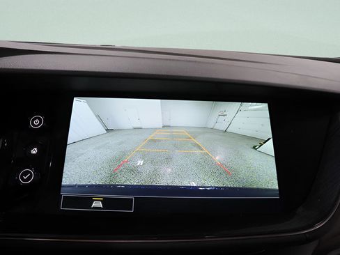 Used 2023 Buick Envision Essence image 12