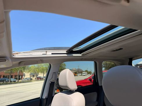 Used 2015 Subaru Forester 2.5i Limited image 12