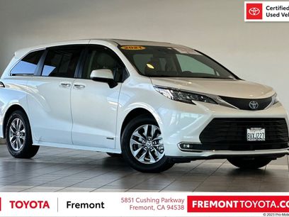 Certified 2021 Toyota Sienna XLE