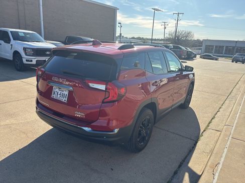 Used 2023 GMC Terrain AT4 image 3