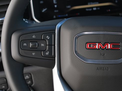 New 2026 GMC Sierra 1500 SLE w/ Preferred Package image 18