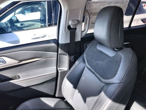 New 2026 Ford Explorer Active w/ Active Comfort Package AWD/4WD image 24