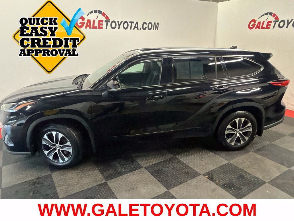 Used 2021 Toyota Highlander XLE AWD/4WD image 9