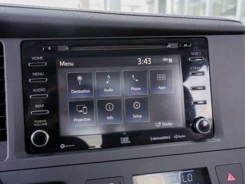 Used 2020 Toyota Sienna Limited Premium image 44