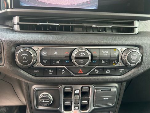 New 2025 Jeep Wrangler Sport S image 28