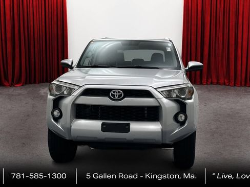 Used 2015 Toyota 4Runner SR5 AWD/4WD image 2
