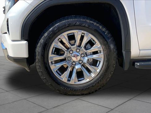 Used 2022 GMC Sierra 1500 Denali w/ Denali Carbonpro Edition AWD/4WD image 11