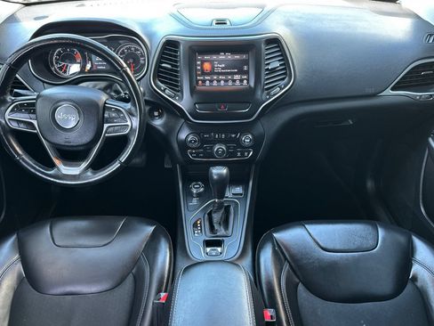 Used 2019 Jeep Cherokee Latitude Plus AWD/4WD image 13