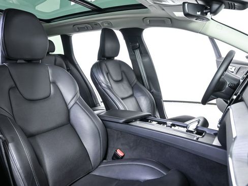 Certified 2024 Volvo V60 B5 Cross Country Ultimate image 25