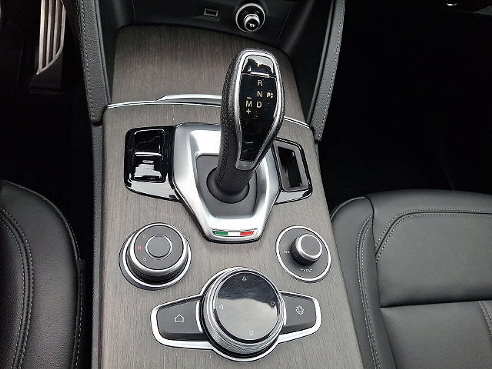 Used 2023 Alfa Romeo Stelvio Ti w/ Active Assist Plus Package AWD/4WD image 16
