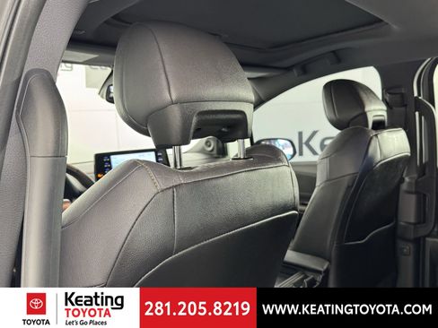 Certified 2024 Toyota Sienna XLE Woodland Edition image 17