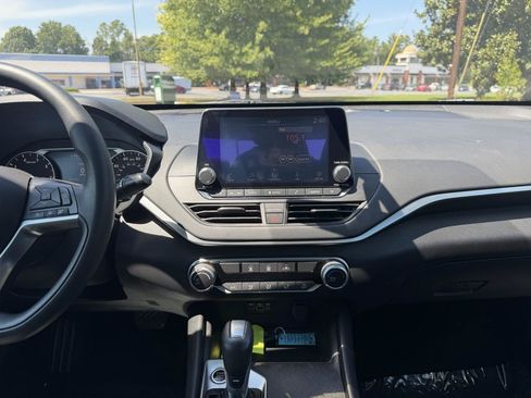Used 2019 Nissan Altima 2.5 S FWD image 23