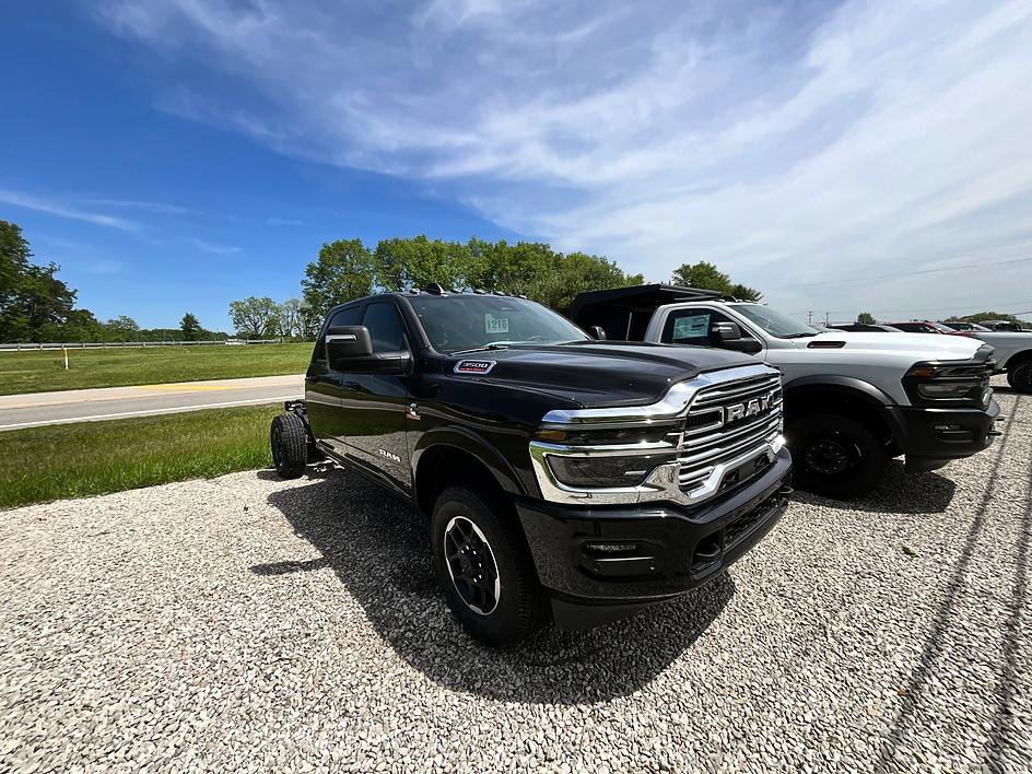 New 2026 RAM 3500 Big Horn w/ Laramie Trim Package AWD/4WD image 4