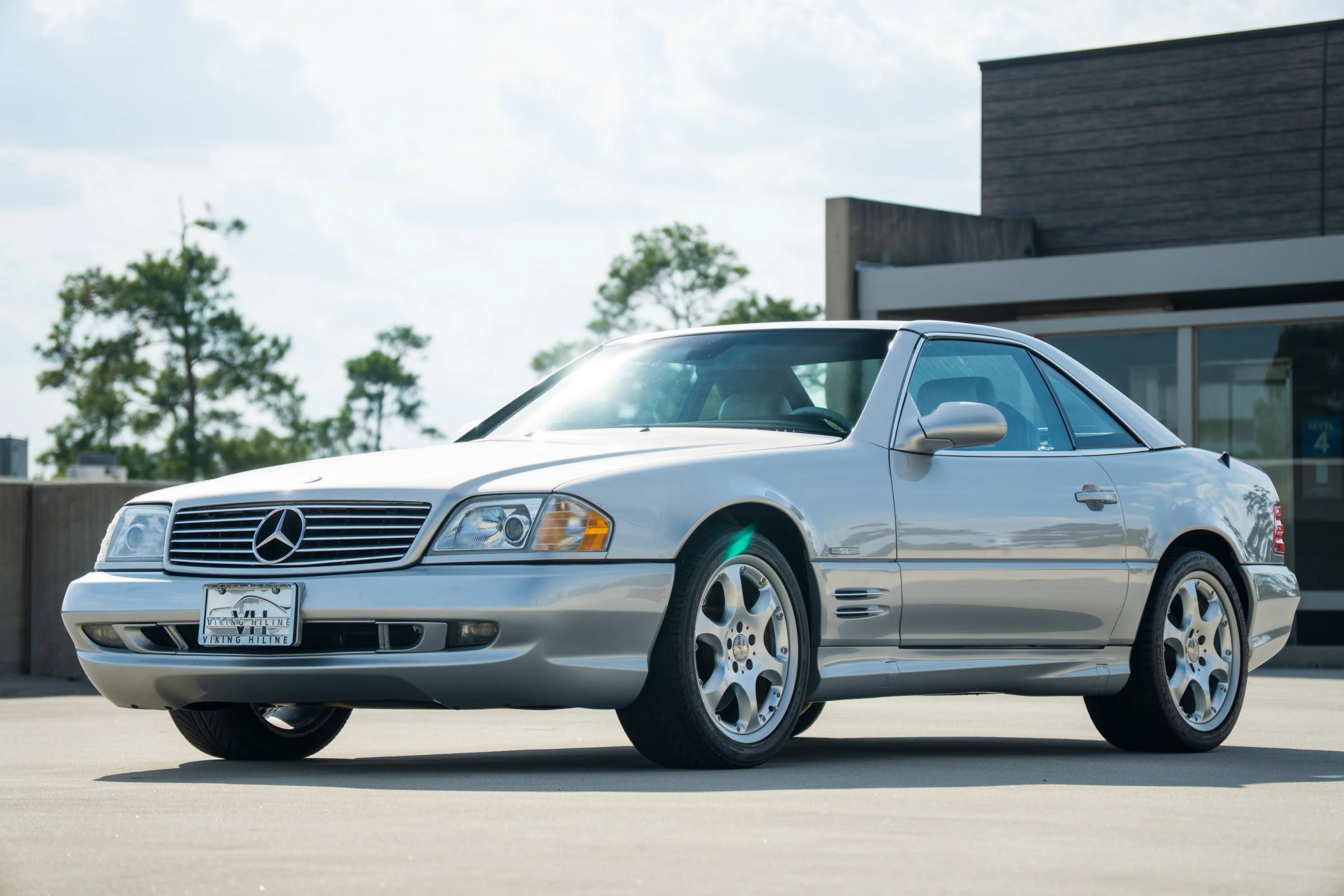 Used 2002 Mercedes-Benz SL 500 image 4