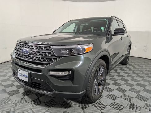 Certified 2024 Ford Explorer XLT w/ Equipment Group 202A RWD image 4