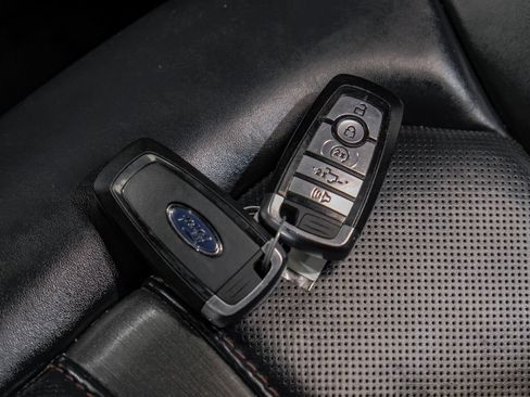 Used 2022 Ford F250 Platinum w/ FX4 Off-Road Package AWD/4WD image 68
