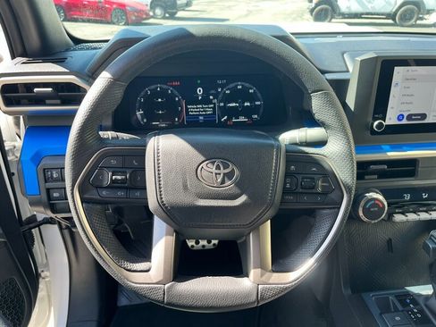 Used 2025 Toyota Tacoma TRD Sport image 25