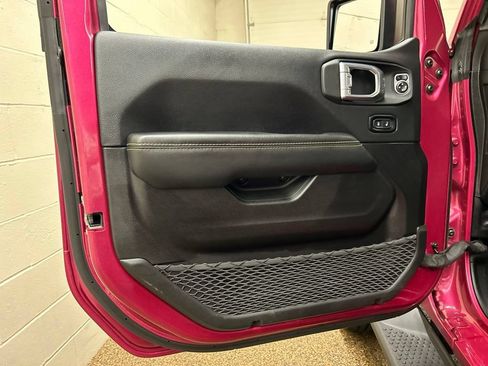 Used 2024 Jeep Wrangler Unlimited Sahara AWD/4WD image 13