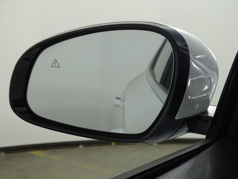 Used 2024 Genesis G70 2.5T image 42