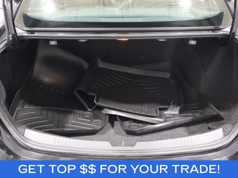 Used 2017 Chevrolet Malibu LT w/ Leather Package FWD image 5