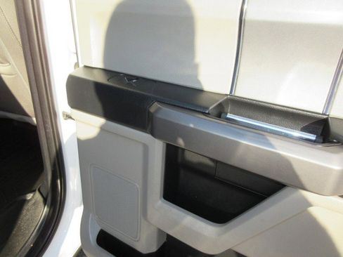 Used 2020 Ford F250 XLT w/ XLT Premium Package image 23