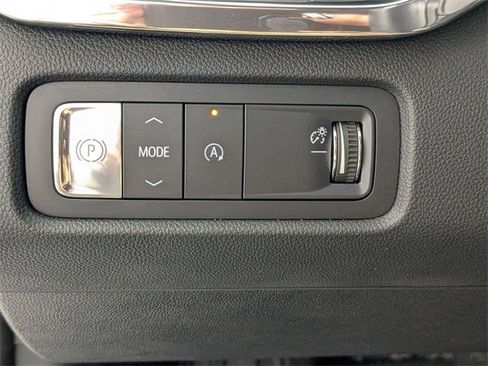 Used 2025 GMC Acadia Elevation image 15