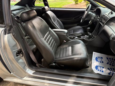 Used 2001 Ford Mustang GT RWD image 55
