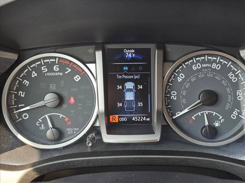 Used 2021 Toyota Tacoma SR5 AWD/4WD image 23
