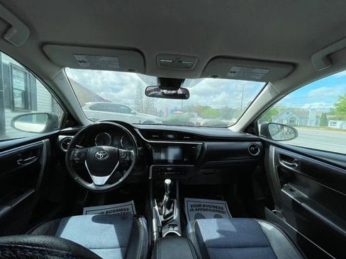 Used 2017 Toyota Corolla SE w/ Carpet Mat Package (TMS) FWD image 27