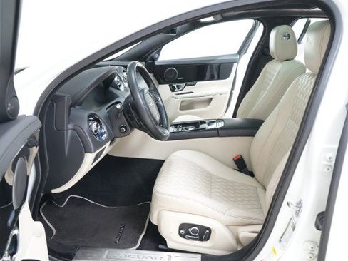 Used 2016 Jaguar XJ L Portfolio image 24