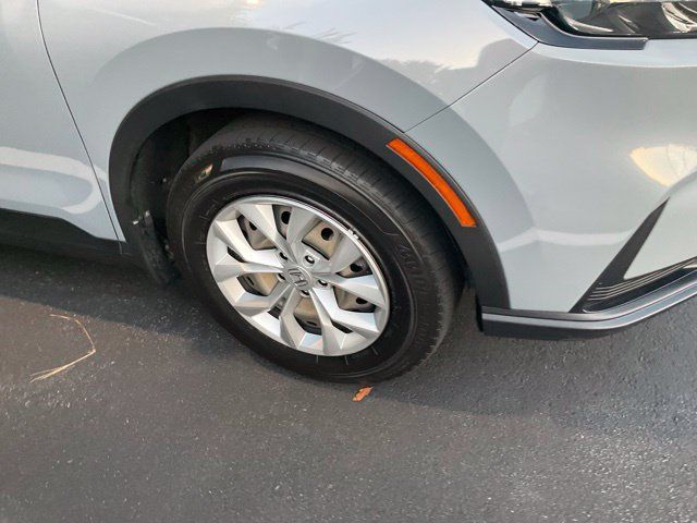 Used 2025 Honda CR-V LX image 3