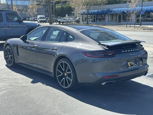 Used 2018 Porsche Panamera 4 image 12