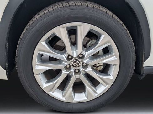 Used 2020 Toyota Highlander Limited FWD image 11