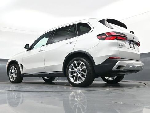 Used 2024 BMW X5 xDrive40i w/ Premium Package AWD/4WD image 37