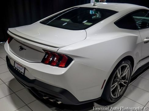 Used 2024 Ford Mustang Premium RWD image 9