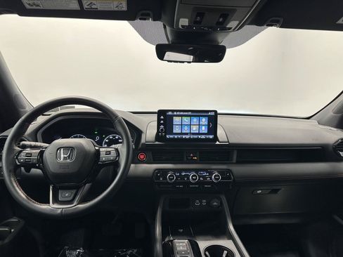 Certified 2025 Honda Pilot TrailSport image 23