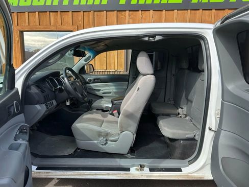 Used 2012 Toyota Tacoma 2WD Access Cab image 9